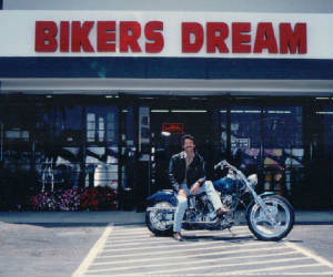 Bikes/girlsincandyred.jpg