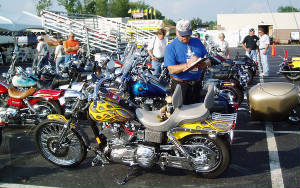 Bikes/yellowbikecouple.jpg