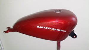 SPORTSTER/2007-Sportster-883-Fire-red-gas-tank.jpg